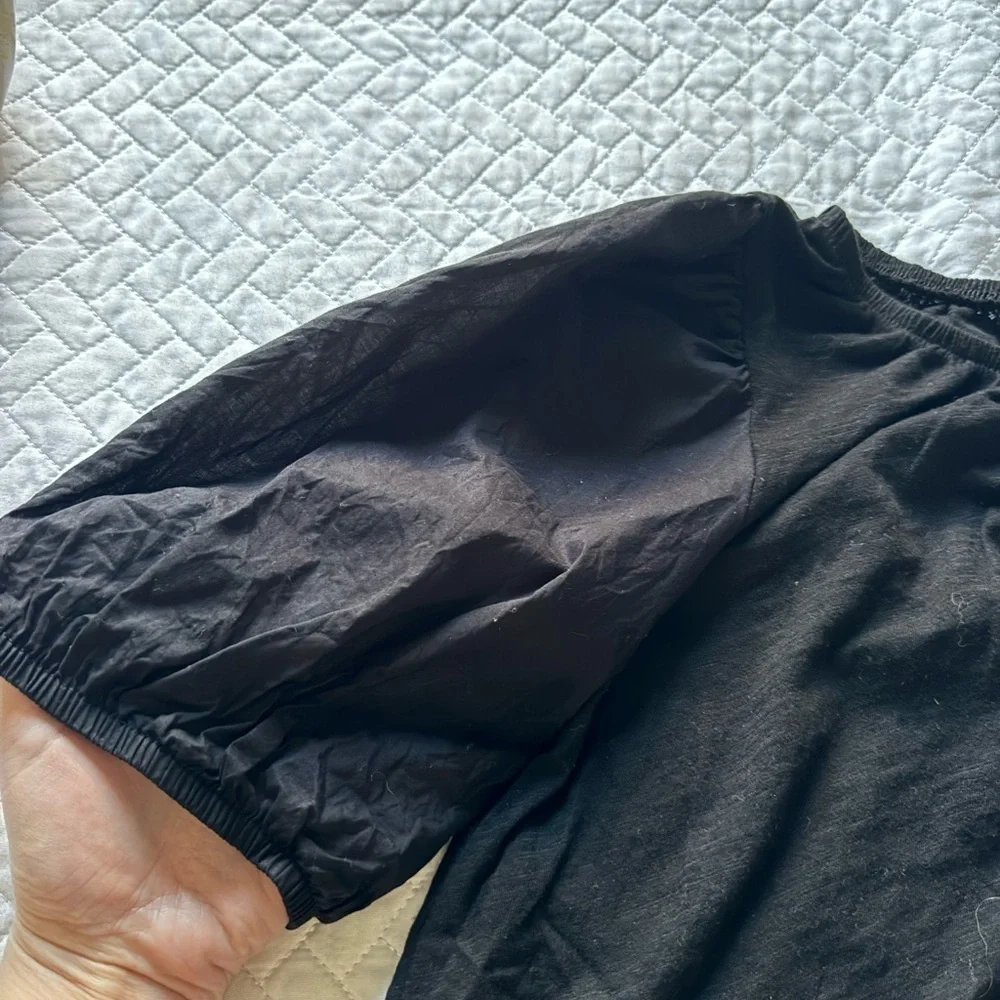 Old Navy Puff Sleeved Tee - Picture 3 of 4